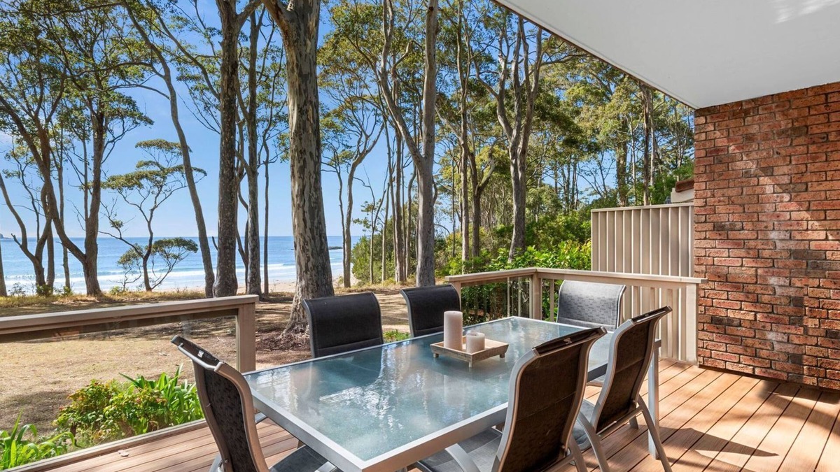 Denhams Beach Apartment | Denhams Beach Waterfront