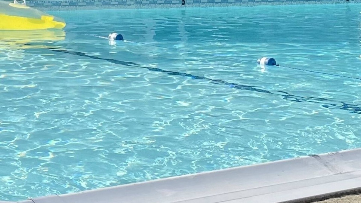 Dennis Villa | Dennis Village Stay America's Scenic Rt 6A Mayflower Beach & Apres Poolside