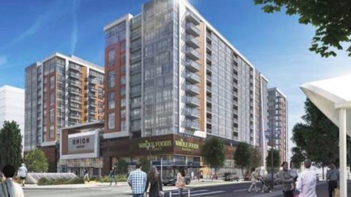 Uptown Apartment | Denver 1BR Apt with Amazing balcony views pool, jacuzzi and fitness center