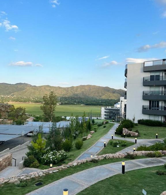 Villa Parque Siquiman Apartment | Departamento Veneto Village - B