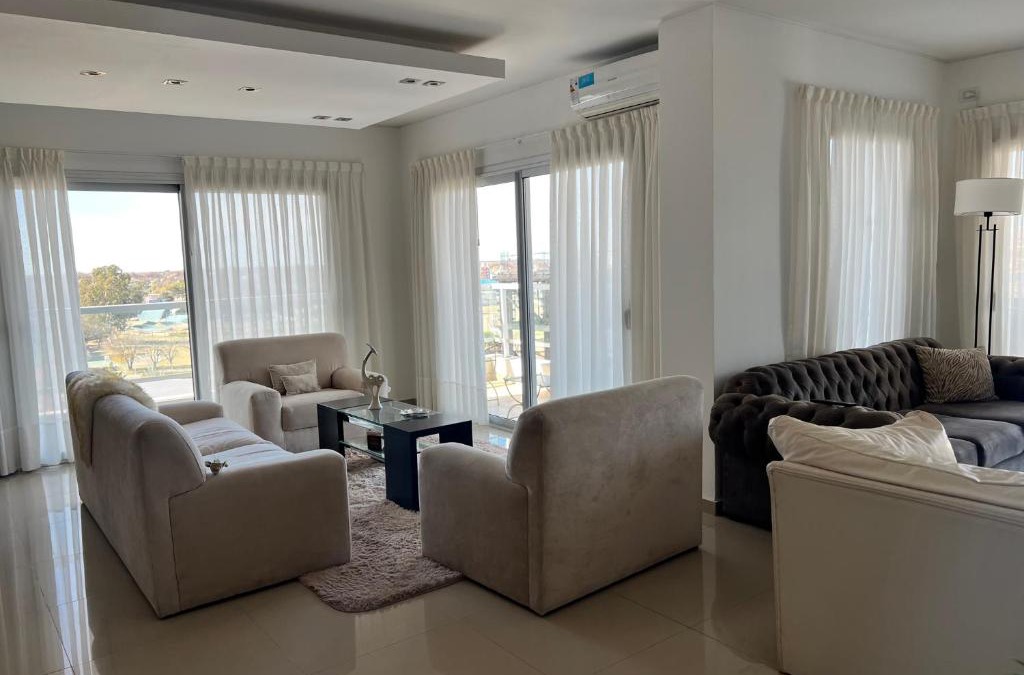 Rio Cuarto Apartment | Departamento amplio y muy iluminado en 9 piso, con piscina