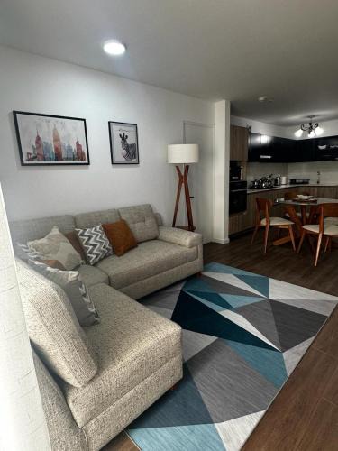 Miraflores Apartment | Departamento calido y familiar