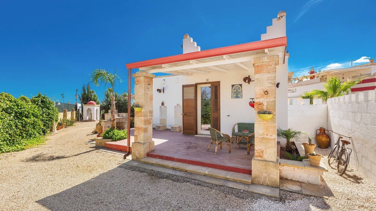 Taurisano House | Dependance La Cornola by BarbarHouse