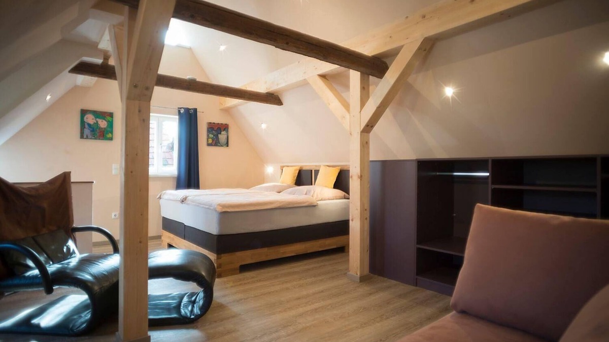 Marktheidenfeld Apartment | Der einstige HEUSCHOBER in der Hofstallung, 2-geschossiges Deluxe-Maisonette-Apartment