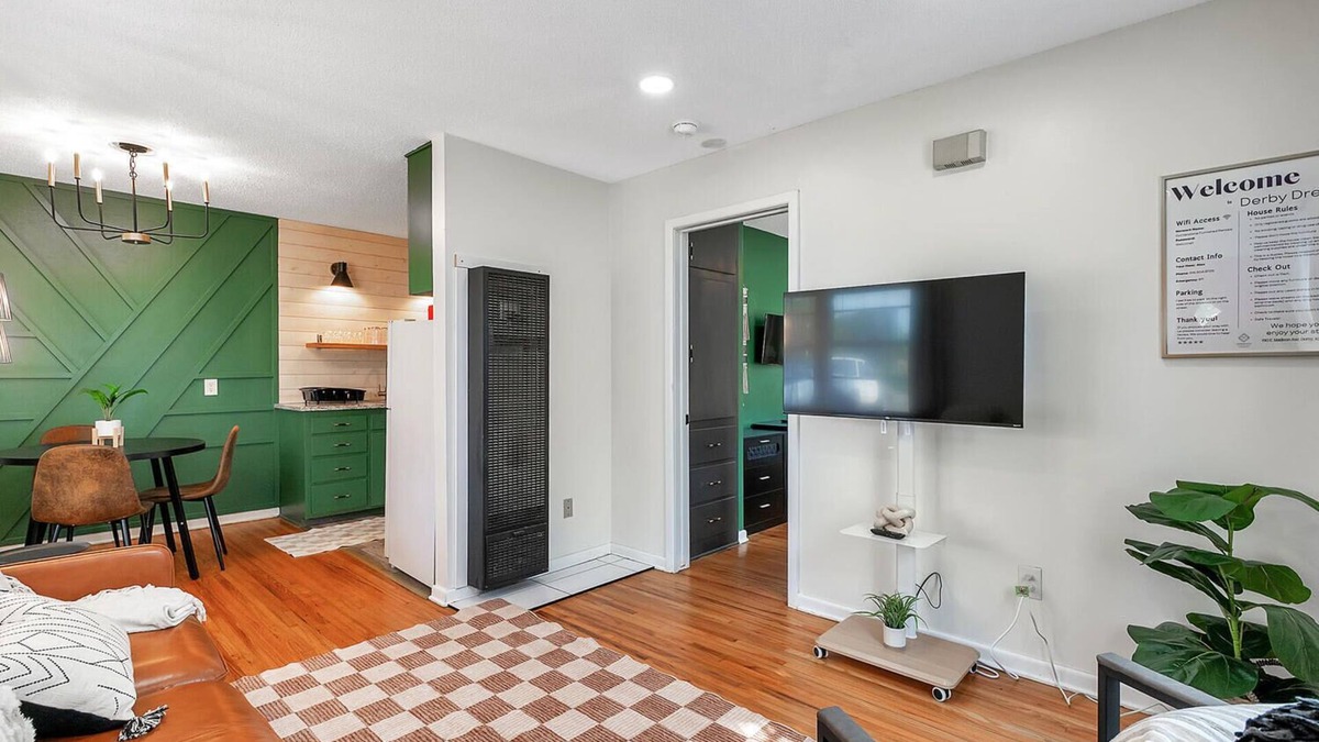 Derby Apartment | Derby Dream - Cozy King - Near Park!