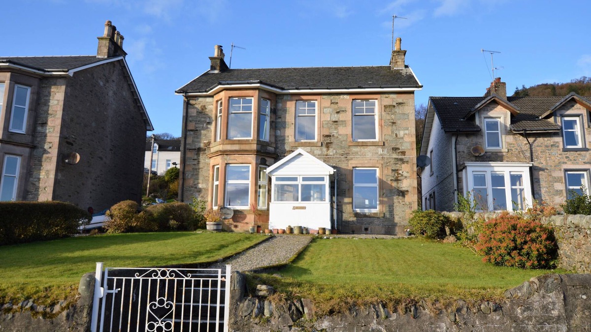 Tighnabruaich Apartment | Derryguaig Apartment, shore front location, wood burner, pet friendly