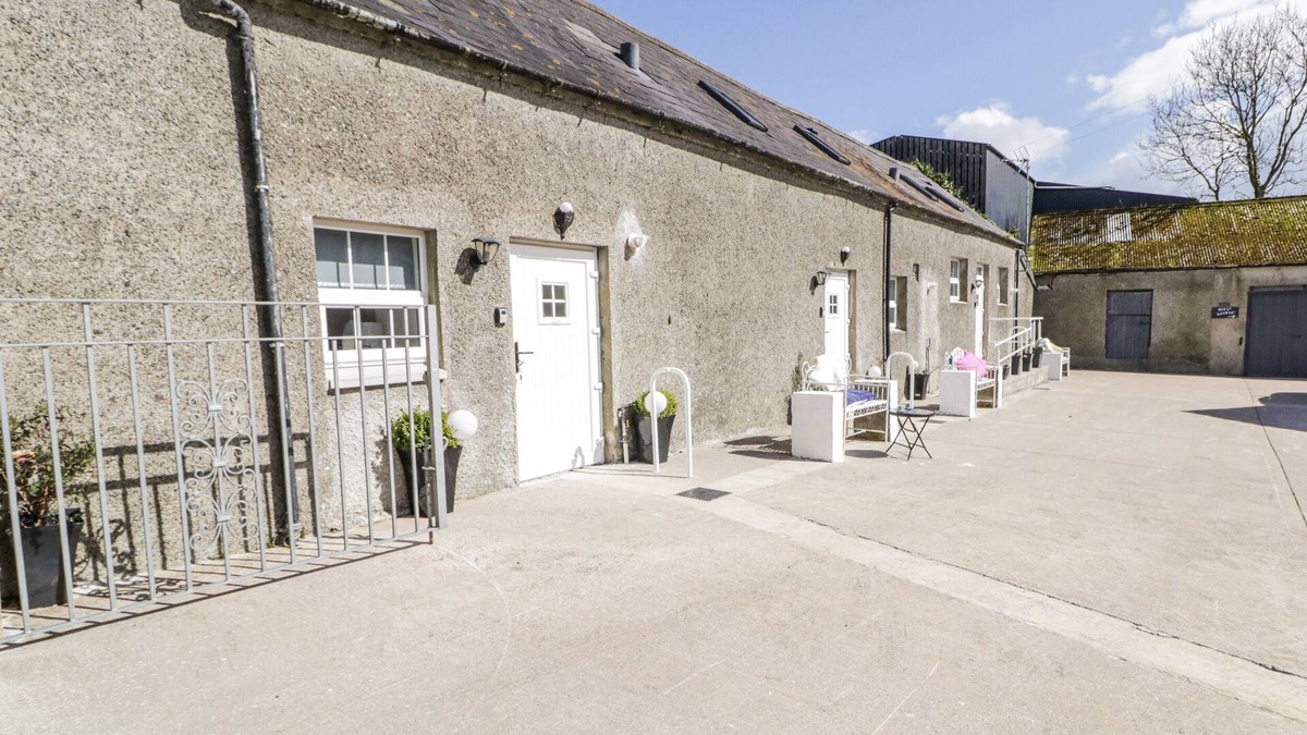 Newry Cottage | DERRYWILLIGAN, romantic, with a garden in Newry, Northern Ireland