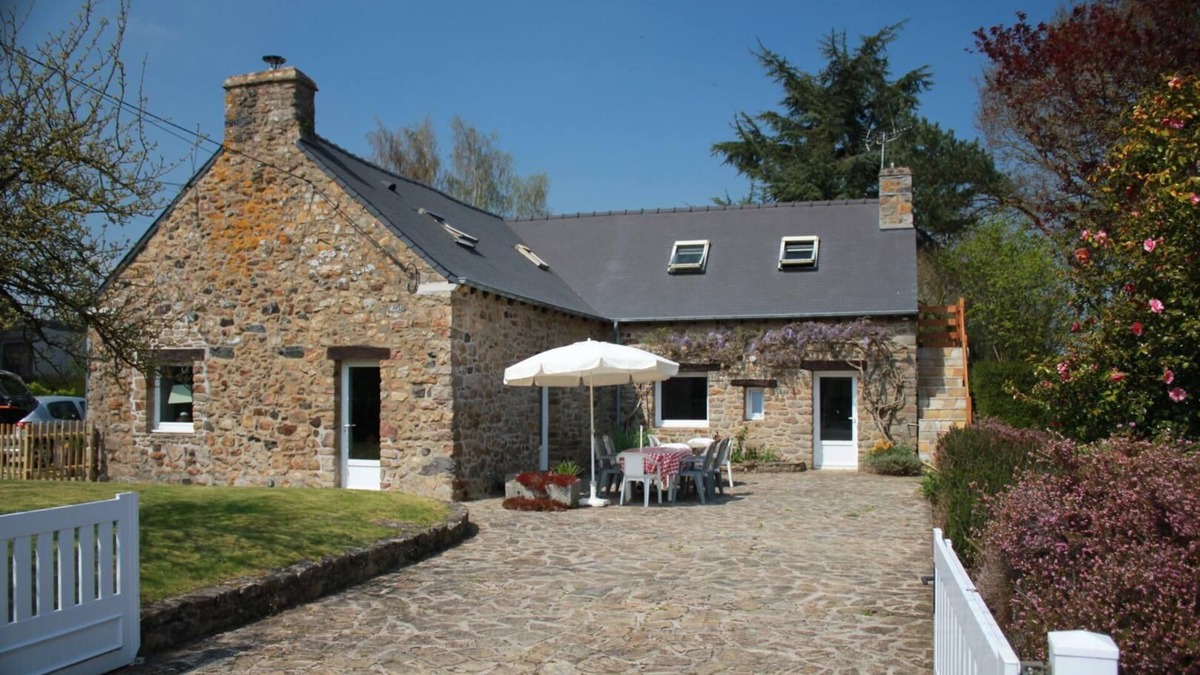 Pledran House | des Champs - Pledran
