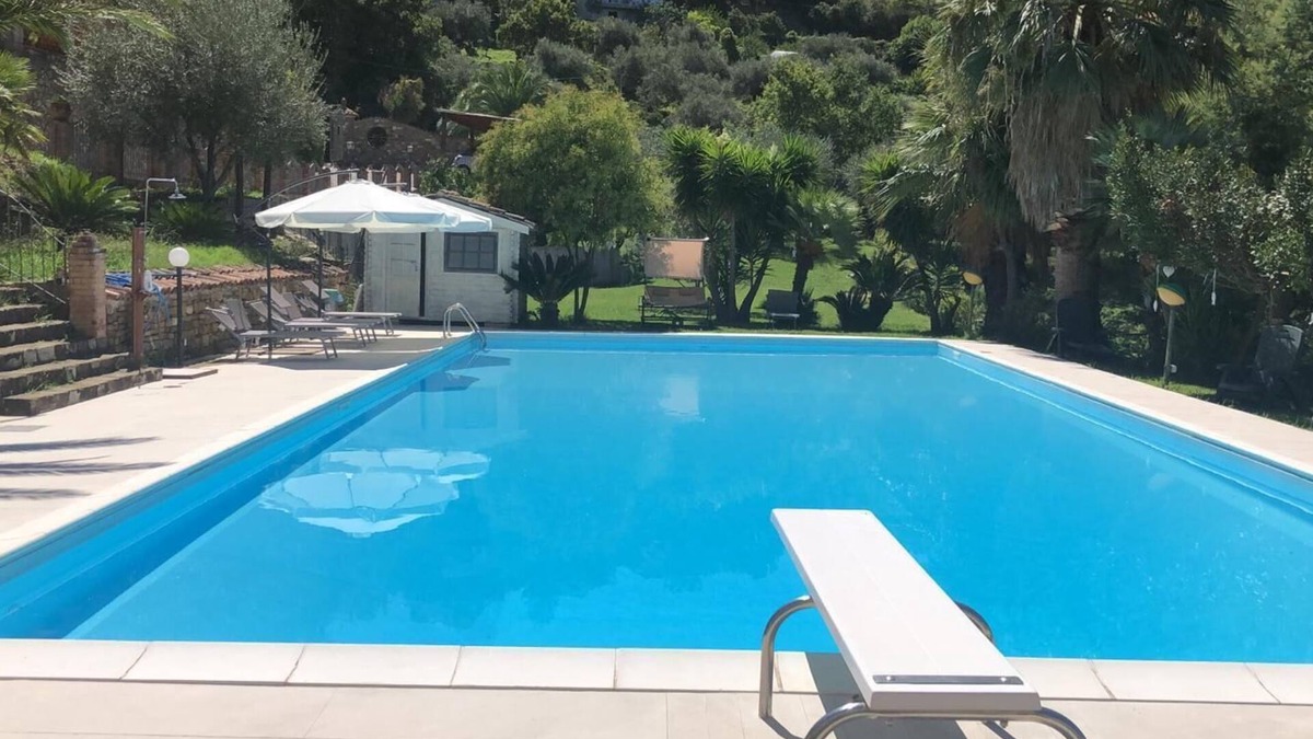 Laureana Cilento House | Description