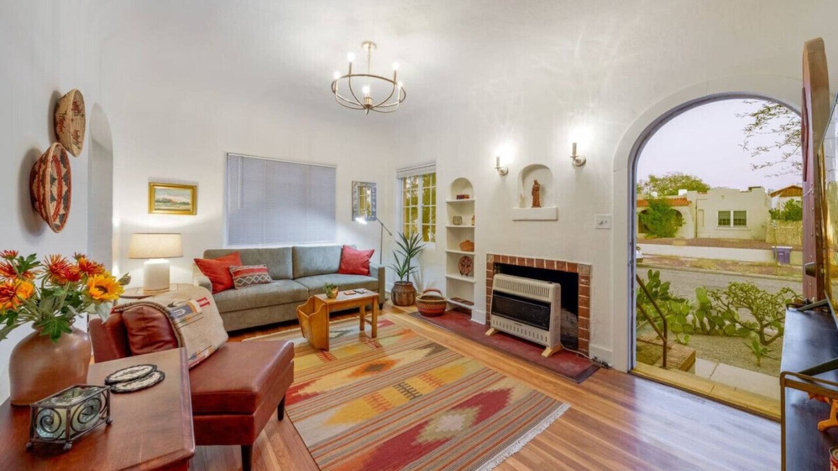 West University House | Desert Bloom/Blocks from U of A/1 BR 1 BA