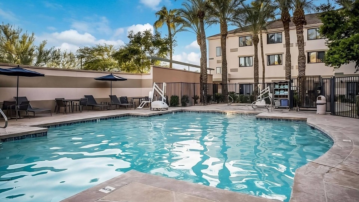 Chandler Apartment | Desert Botanical Garden Tour! Pet-friendly Accommodation, Outdoor Pool!