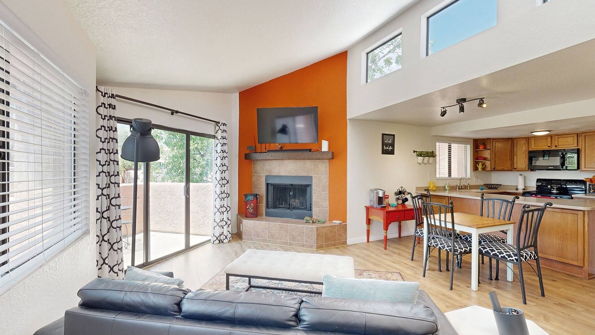 Tucson Condo | Desert Days, Starry Nights—Your Perfect Tucson Stay with Mountain Views.