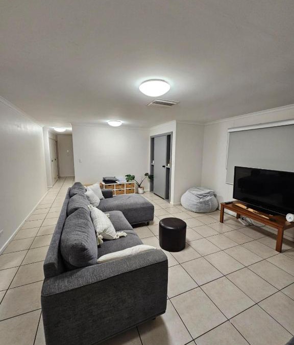 Braitling House | Desert Deluxe Entire three bedroom home