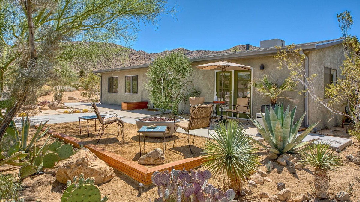 Joshua Tree House | Desert Dusk