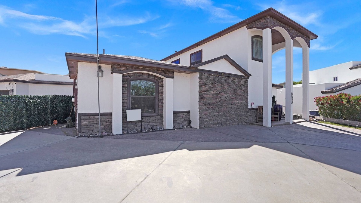 El Paso Apartment | Desert Family Getaway