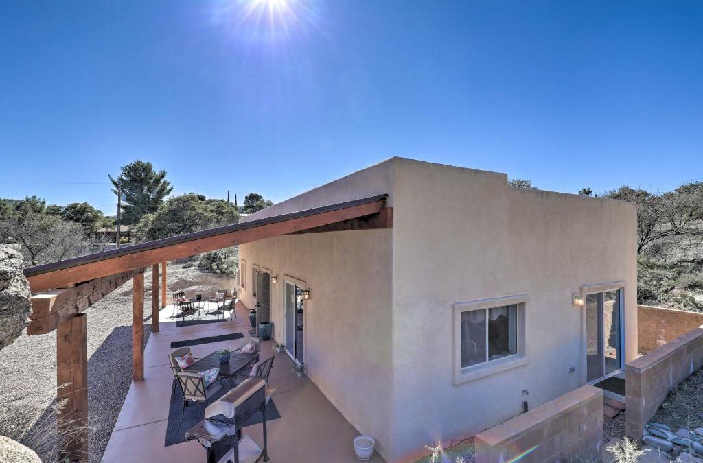 Oracle House | Desert Gem with Patio and Grill, Near Oracle St Park!