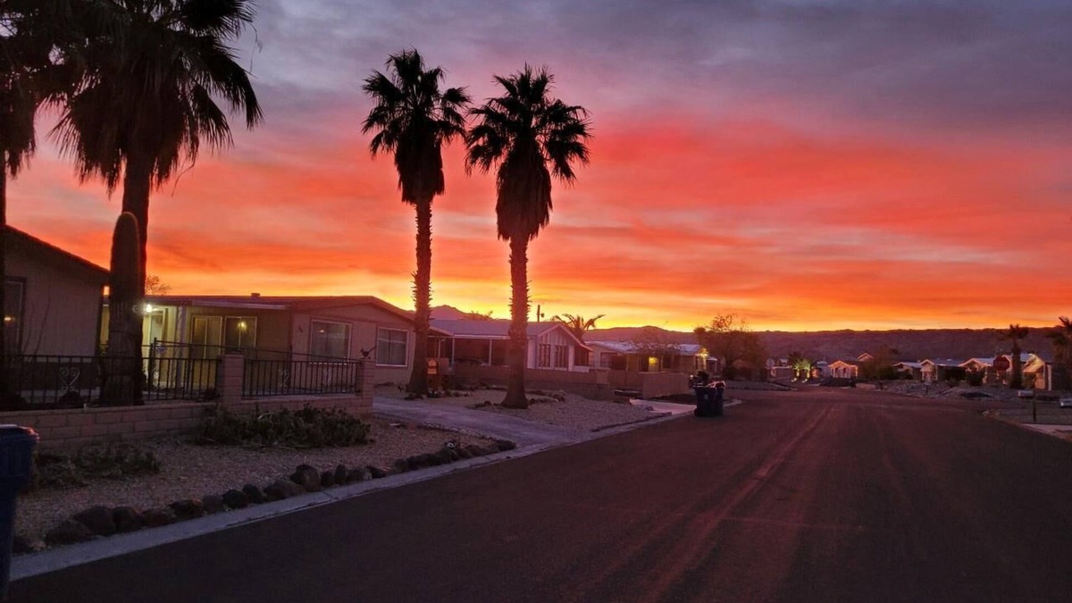 Bullhead City House | Desert living close to the Colorado river and casinos