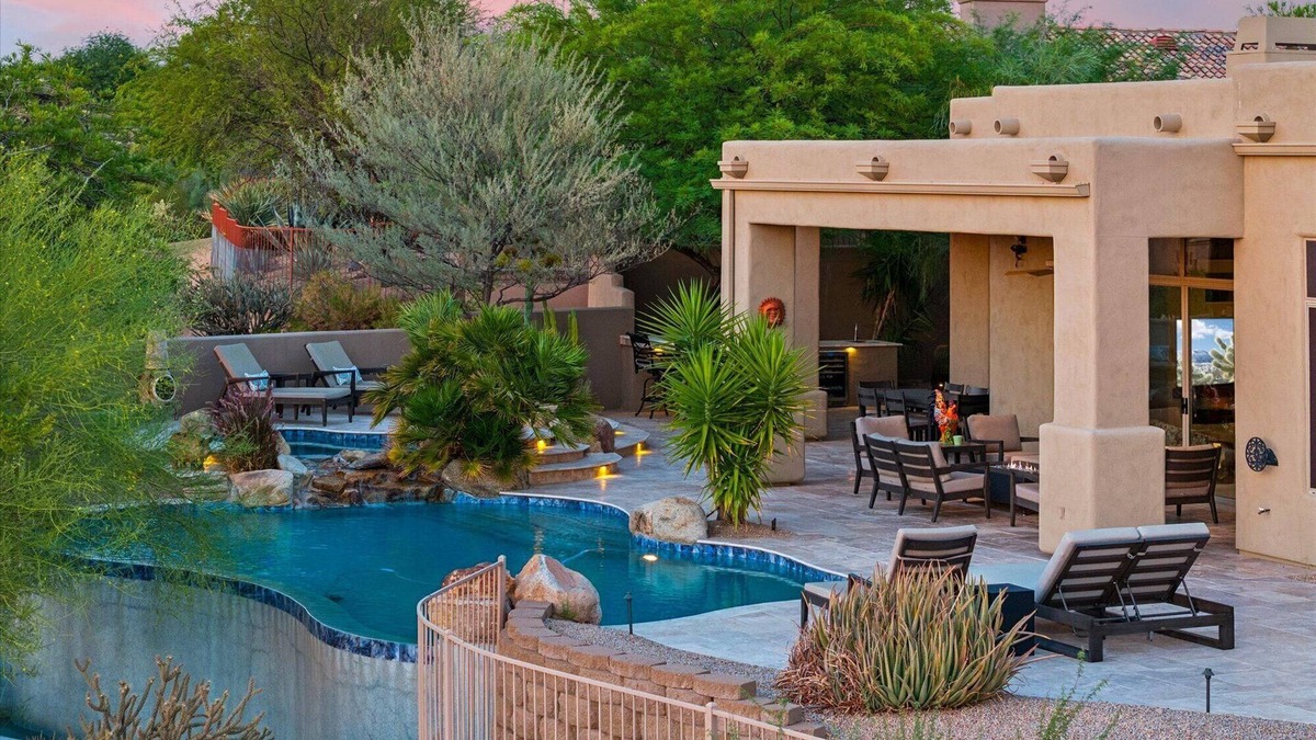 Mirabel Village House | Desert Mirage Retreat | Luxe Pool, Hot Tub, Views & Chic Comfort
