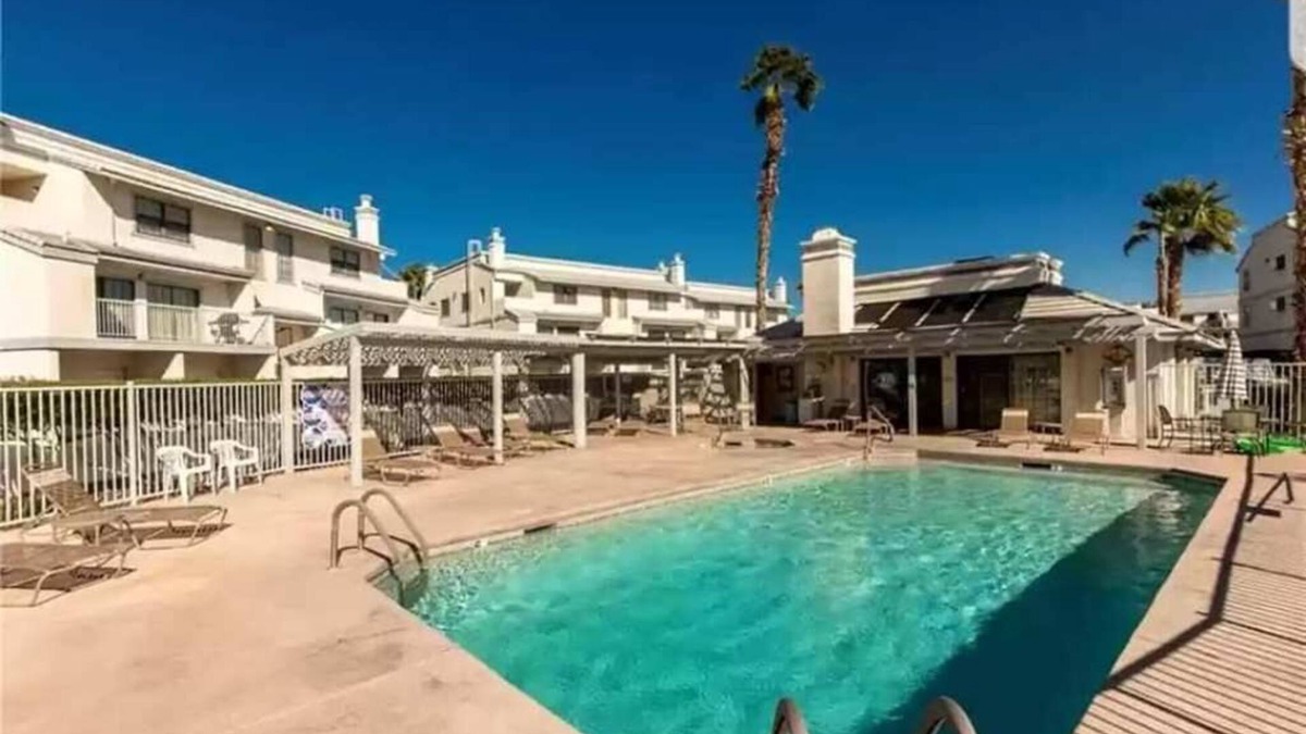 Bullhead City Condo | Desert Paradise - On the river, Marina, Boat launch and Pool