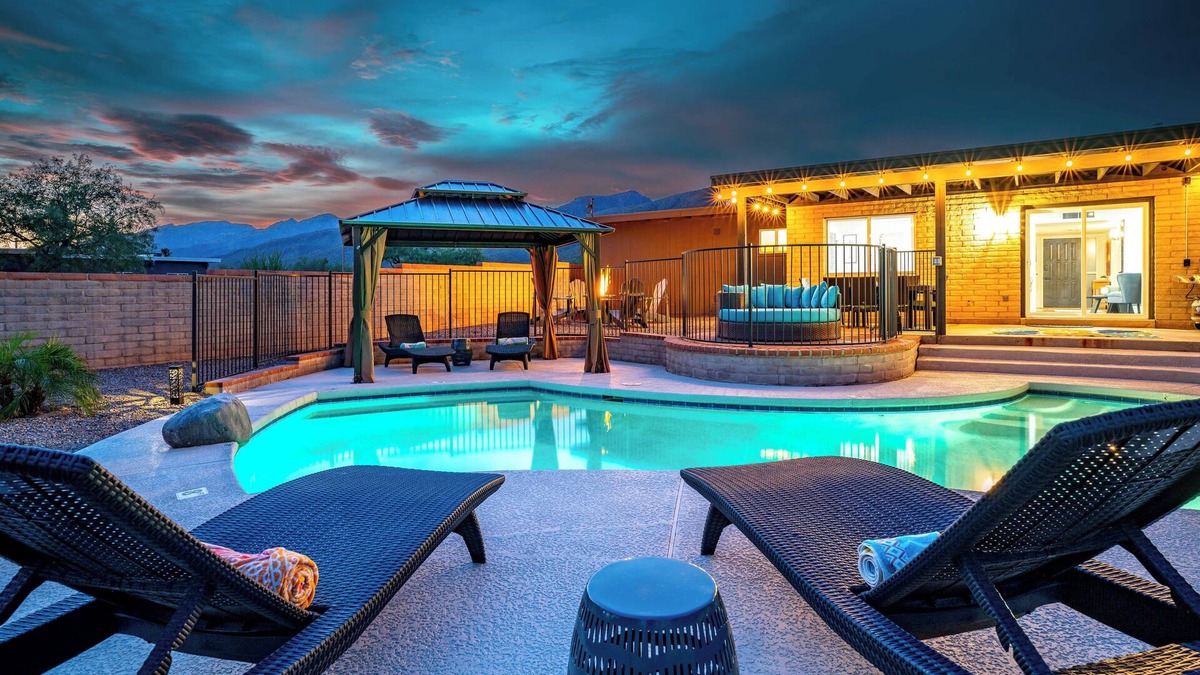 Tanque Verde House | Desert Skies - Beautiful private Tucson home with great mountain views & pool