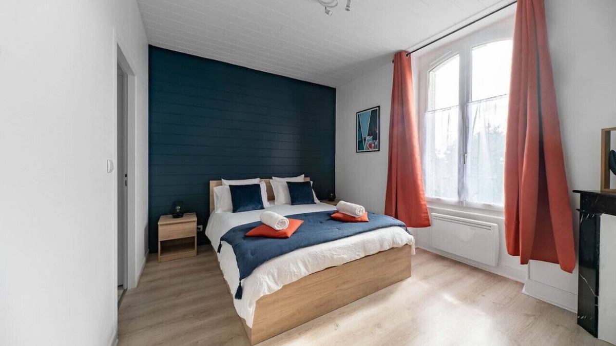 Vichy Apartment | Design apartment near city center - free parking