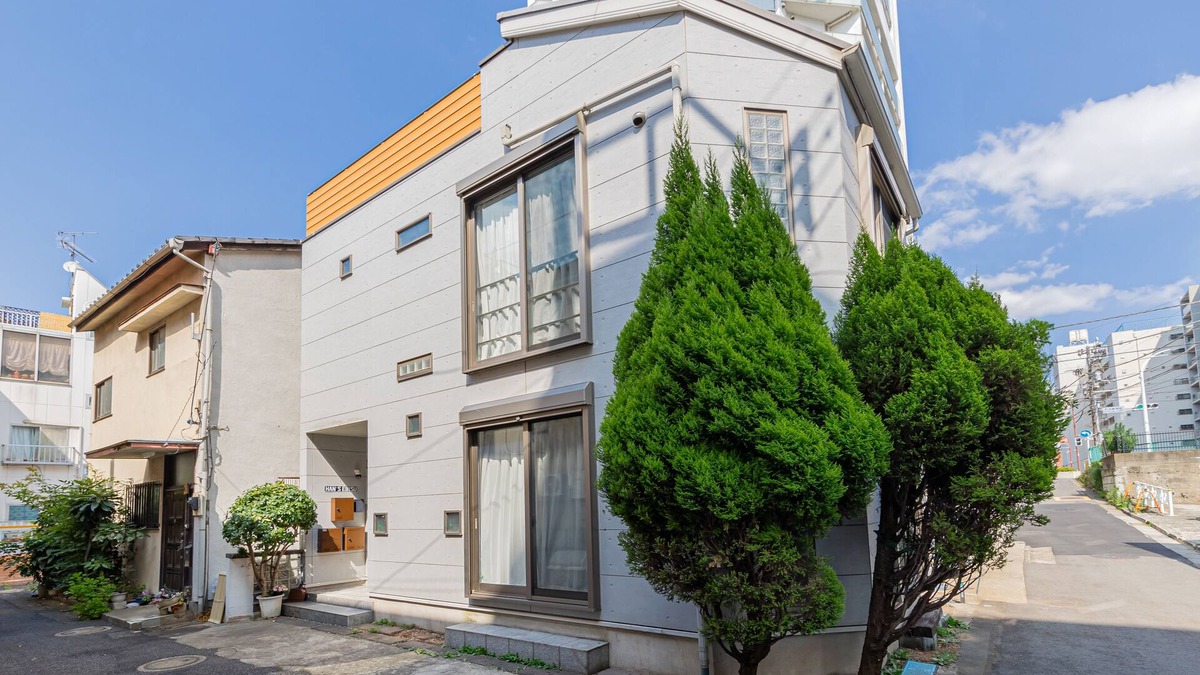 Ebisu House | Design house for rent in Ebisu, a stylish Ebisu, perfect for a group trip (max. 10 people).