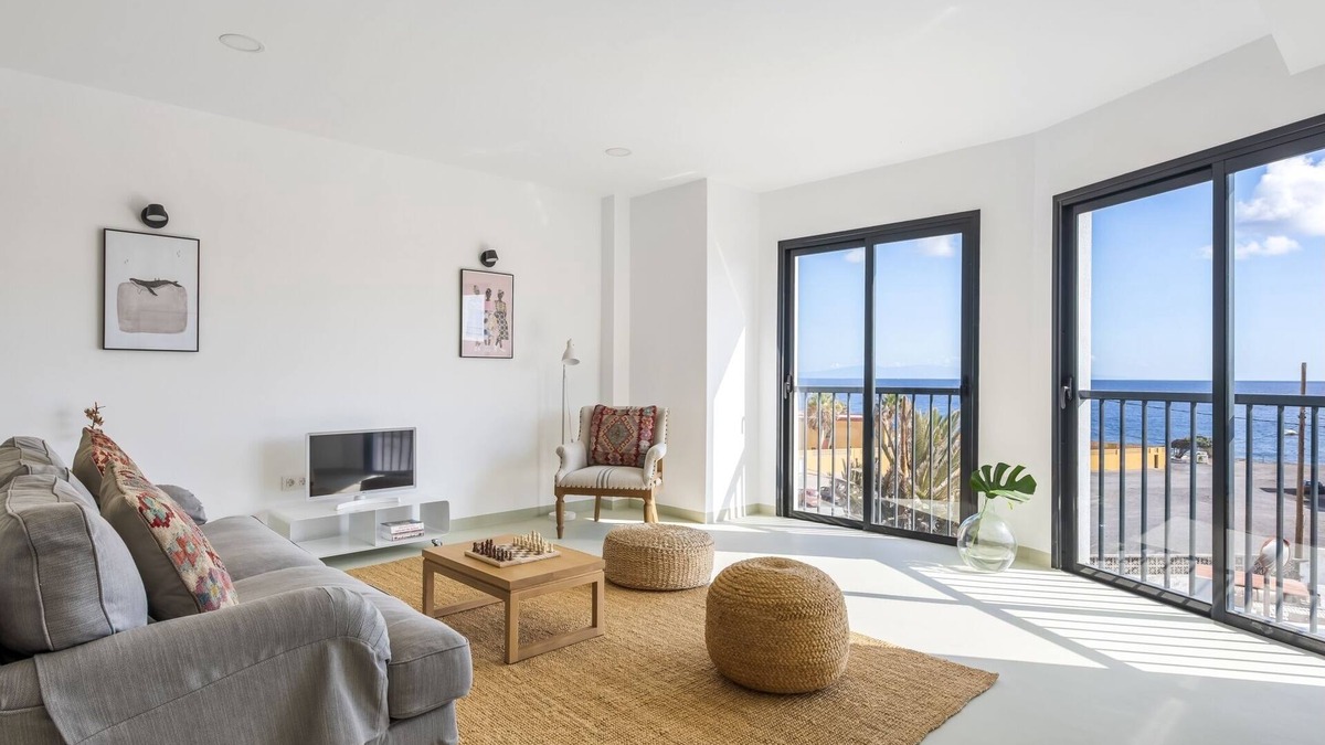 Los Gavilanes Villa | Design house with roof terrace & ocean views