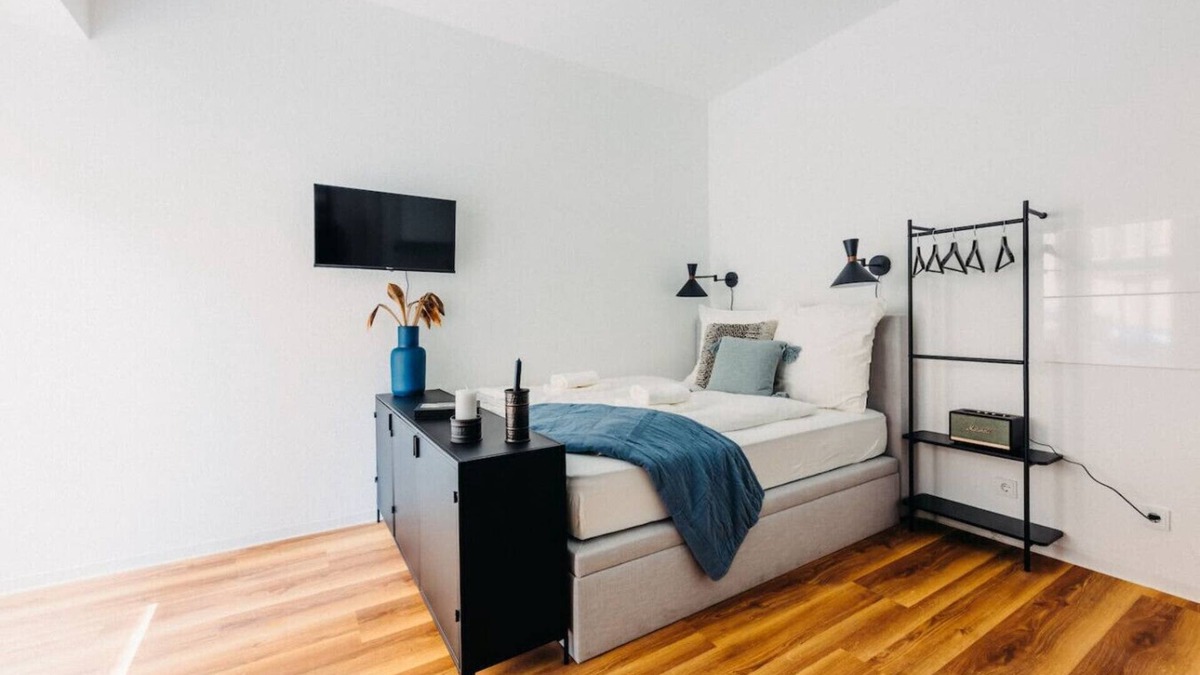 Friedrichstadt Apartment | Design meets comfort - urban & modern