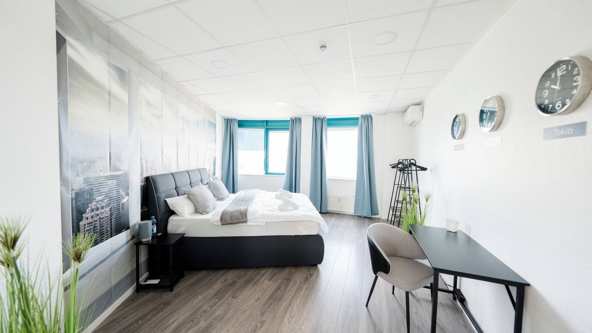 Neureut Apartment | Design Penthouse - 4BR - 2 Bath - Rooftop - Whirlpool - 2 Parking