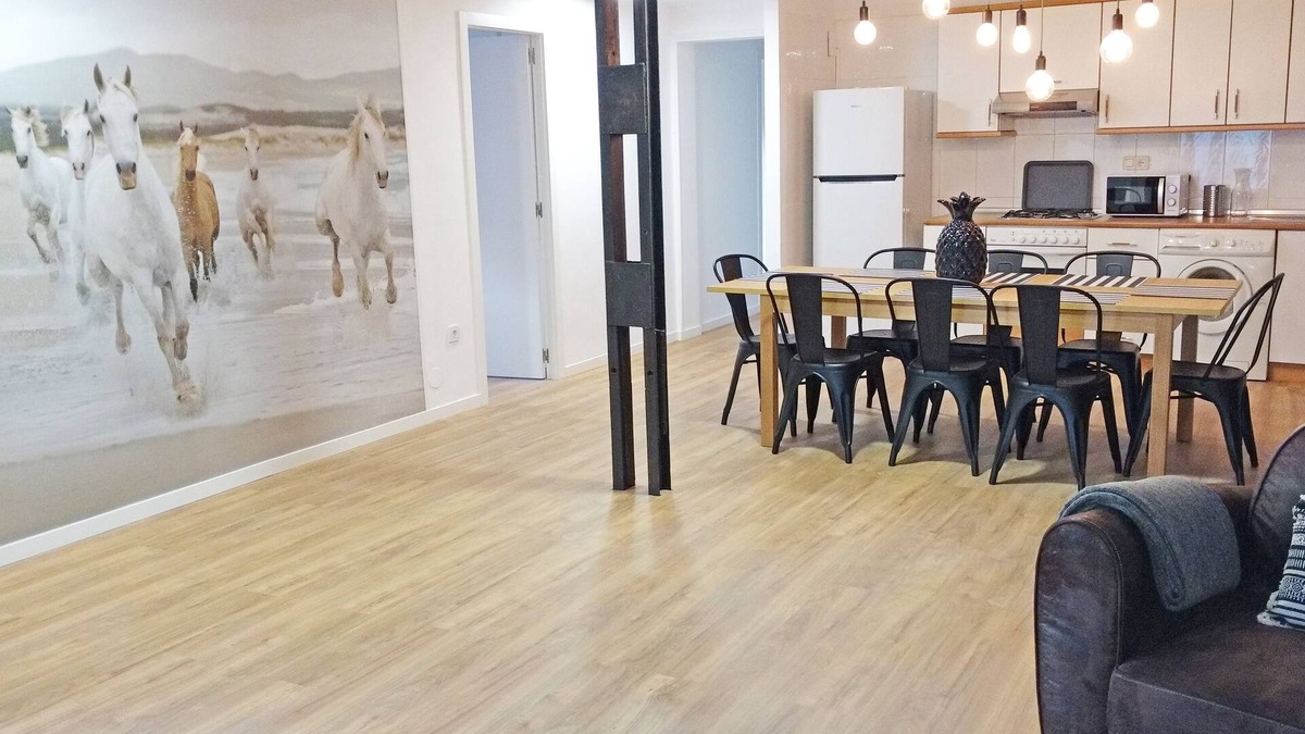 Campoamor Apartment | Design, quality, tranquility, and very central