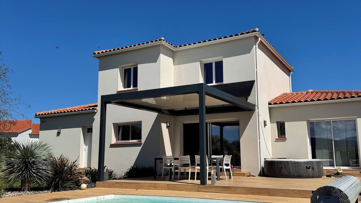 Estagel Villa | Design villa with air conditioning, spa, pool & 4* view