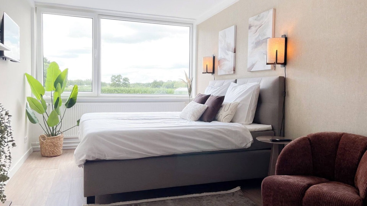 Municipality of Tilburg Apartment | Designed with students in mind — affordable, comfortable, and near campus. Cook in the shared kitchen, do laundry on-site, and enjoy a peaceful study environment.