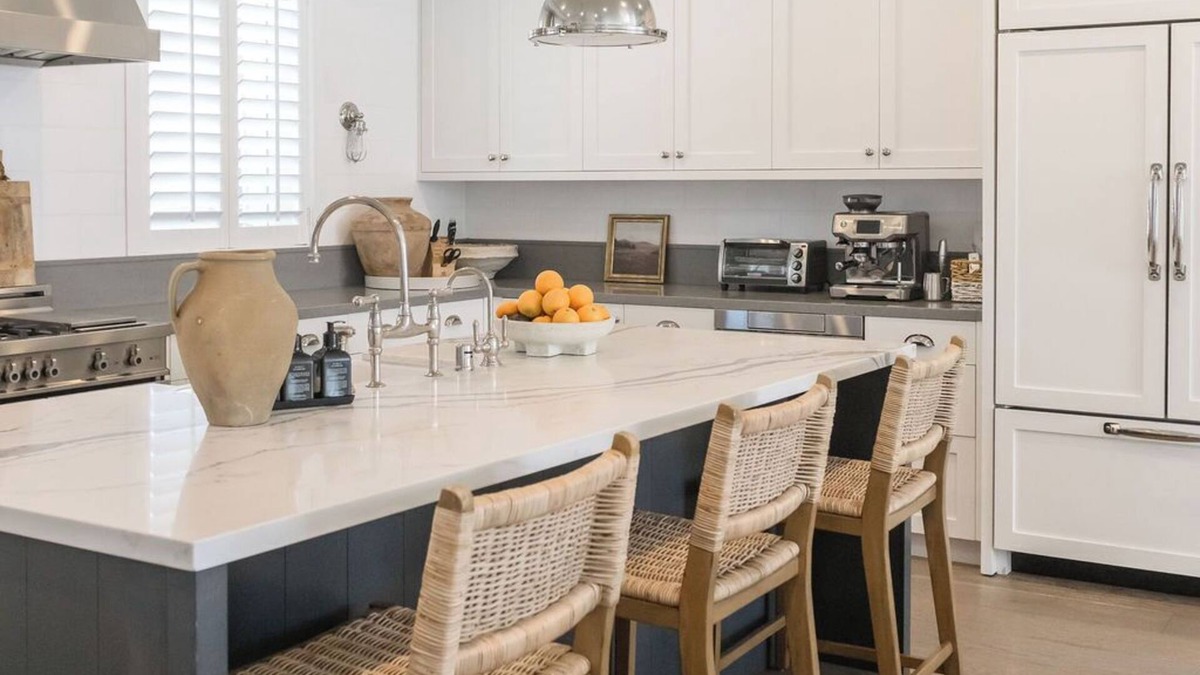 The Strand House | Designer 4-bedroom house in the heart of Downtown MB!