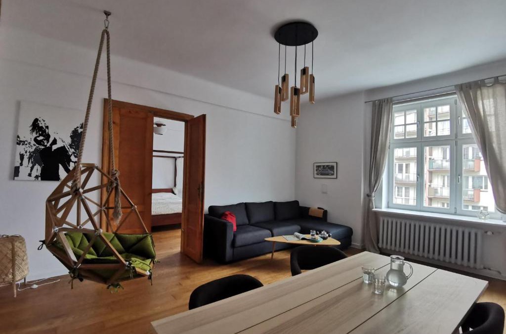 City Centre Apartment | Designer Apartment 110m2 with King Size Beds & Equipped Kitchen