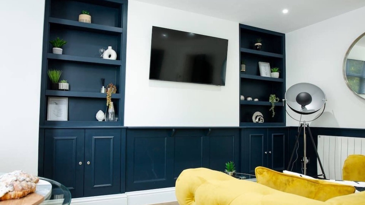 Canton Apartment | Designer Cardiff Apartments with Free Parking