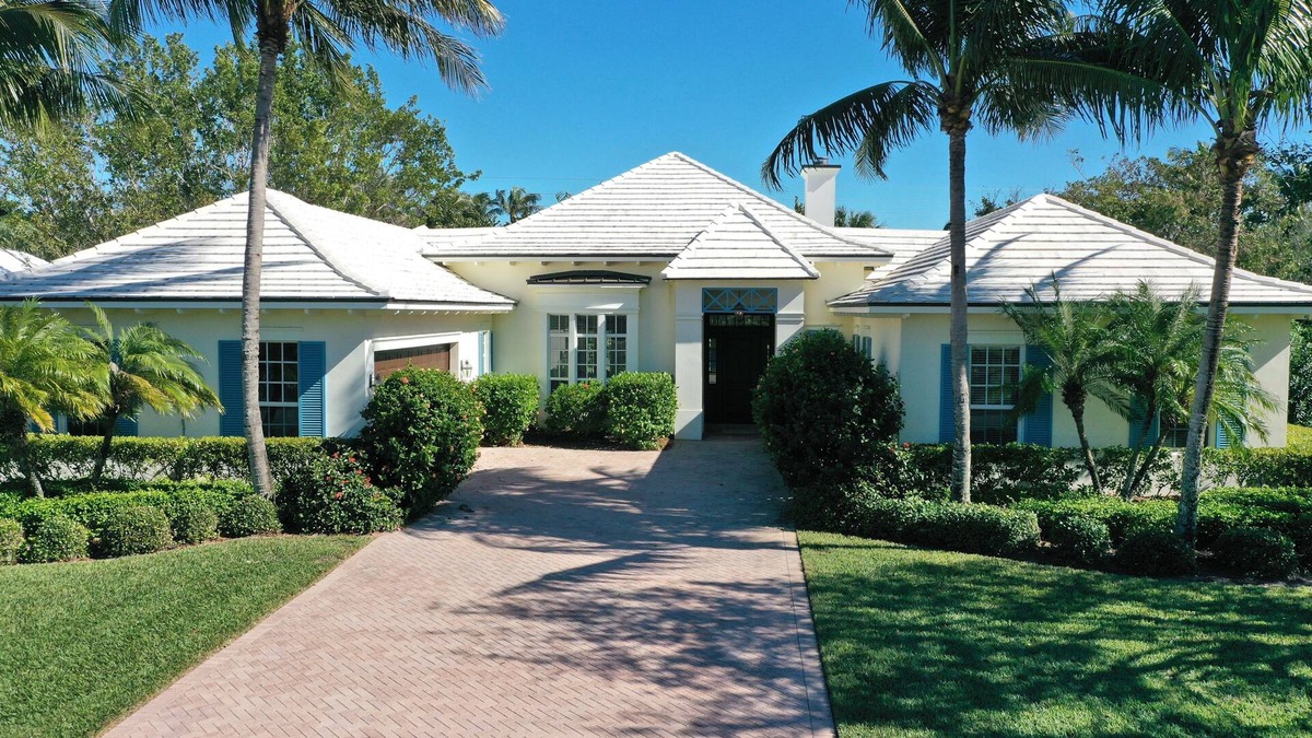 South Beach House | Designer Decorated Home, Spring/Summer discount for booking Early!