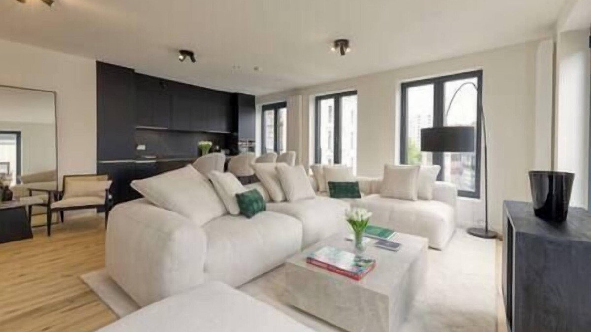 University District House | Designer flat 3BR & Mini Golf
