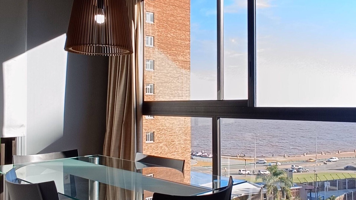 Montevideo Apartment | Designer place with great view on the promenade, up to 6 guests; inside garage