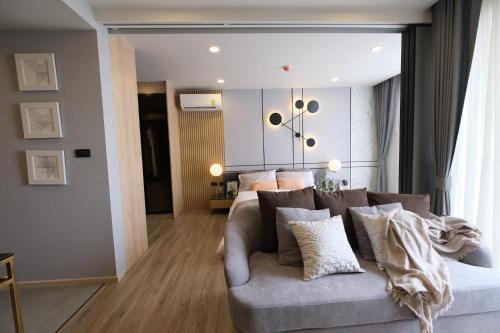 Bangkok Central Business District Apartment | Designer Posh Sleeps 4 Asoke Terminal 21 Grand Palace MRT Convience