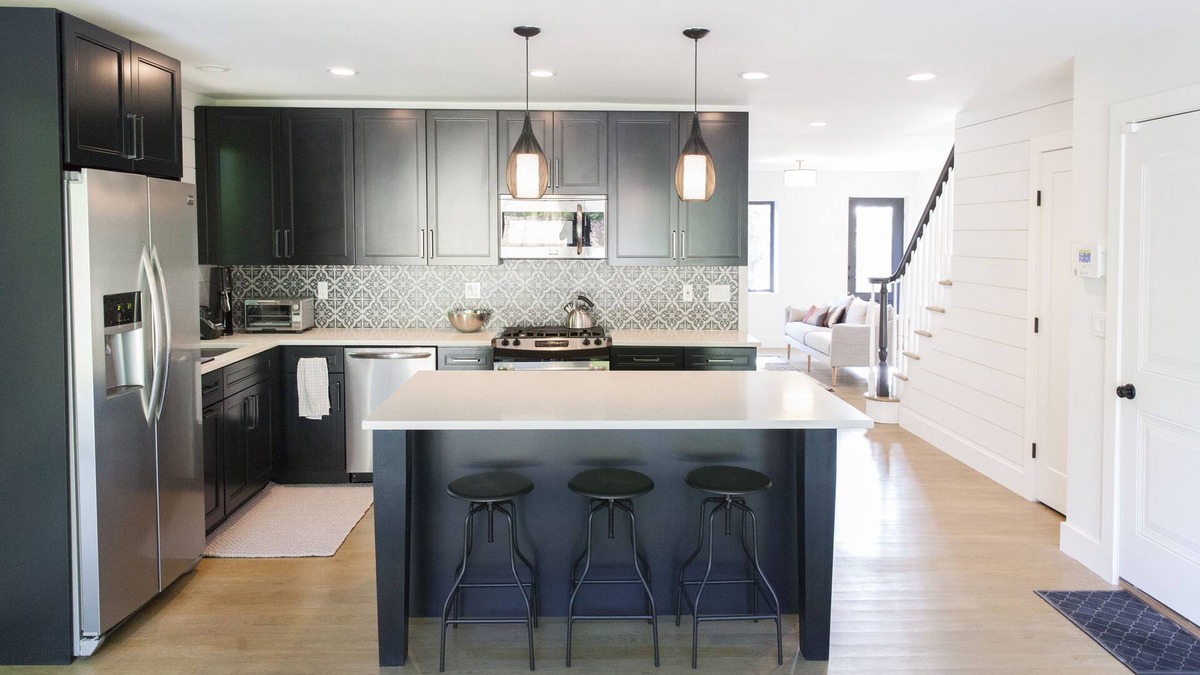 Bellport House | Designer retreat with pool in Bellport Village