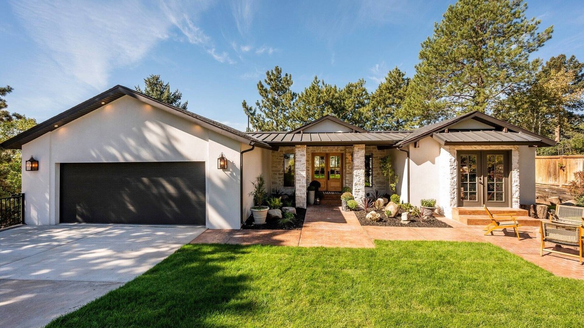 Salt Lake City House | Designer Salt Lake Home w/mountain views! Super close to Park City/Deer Valley!