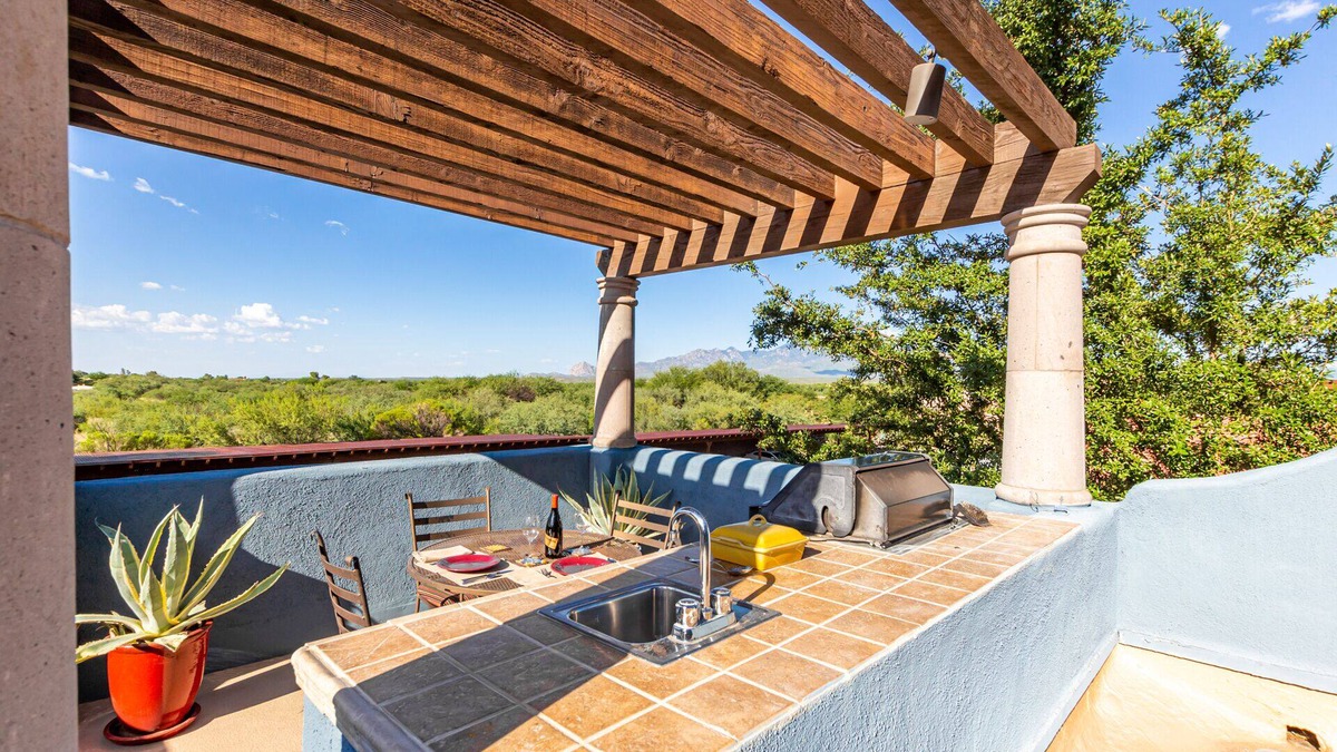 Tumacacori Condo | Designer Tubac AZ townhome - Panoramic Mountain Views