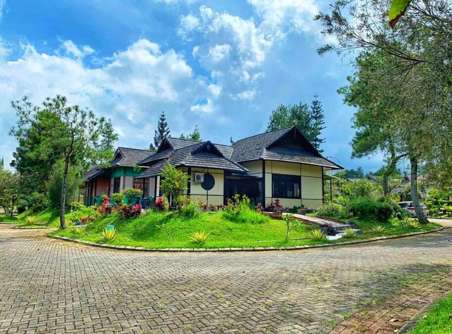 Cipanas Villa | Designer Villa Tokyo