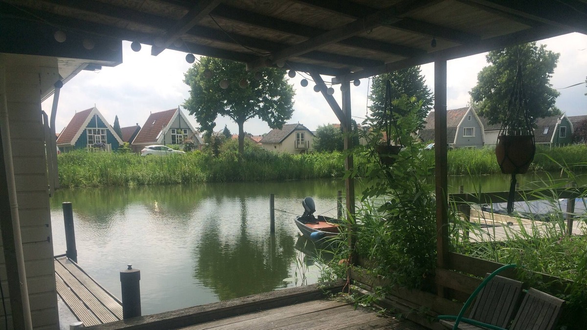 Municipality of Weesp Boat Rental | Designers houseboat in Amsterdam Gardens