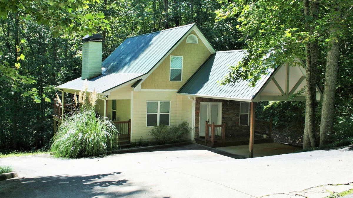 Helen Cabin | Desirable Cabin Located Just a Short Distance to Oktoberfest and Downtown Helen!