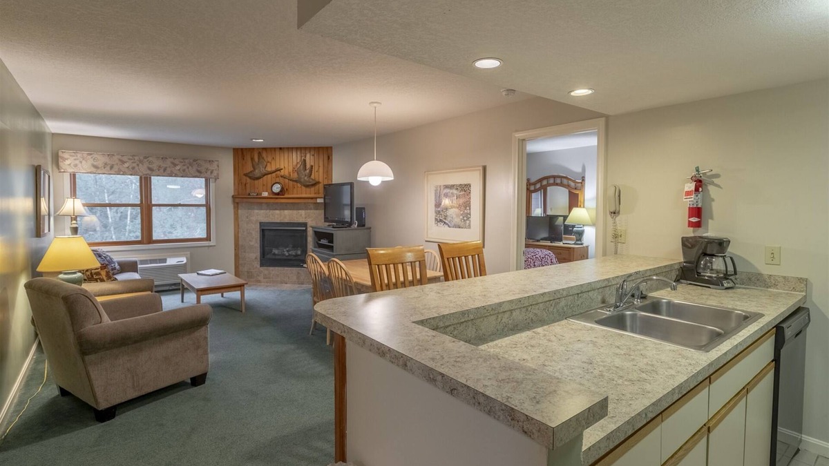 North Woodstock Condo | Desirable Deer Park Unit across from Rec. Center and Outdoor Swimming Pond! (DP166D)