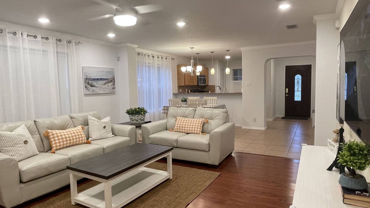 San Antonio House | Desirable Pretty Home close to Sea World-Medical Center-UTSA