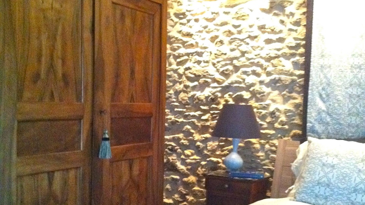 Escamps Cottage | Desjardins Cottage- close to Chablis, Auxerre, Abbey of Vezelay, Guedelon!