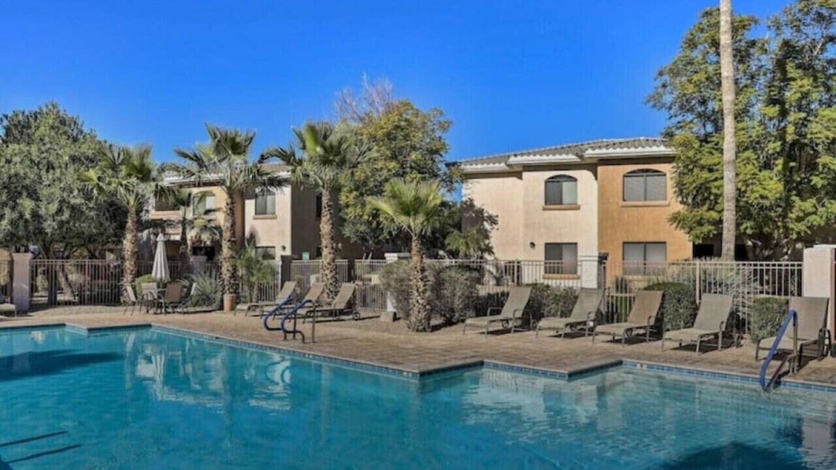 Maryvale Condo | Dessert Breeze Oasis