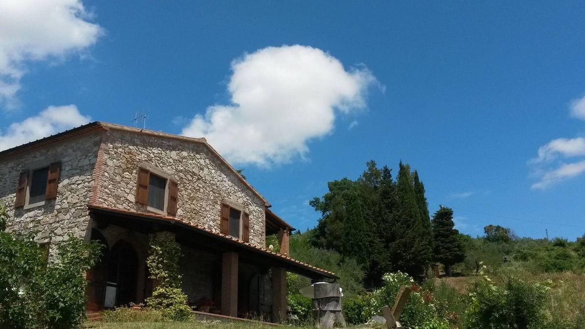 Montecatini Val di Cecina House | detached quiet country house with large terrace and great views